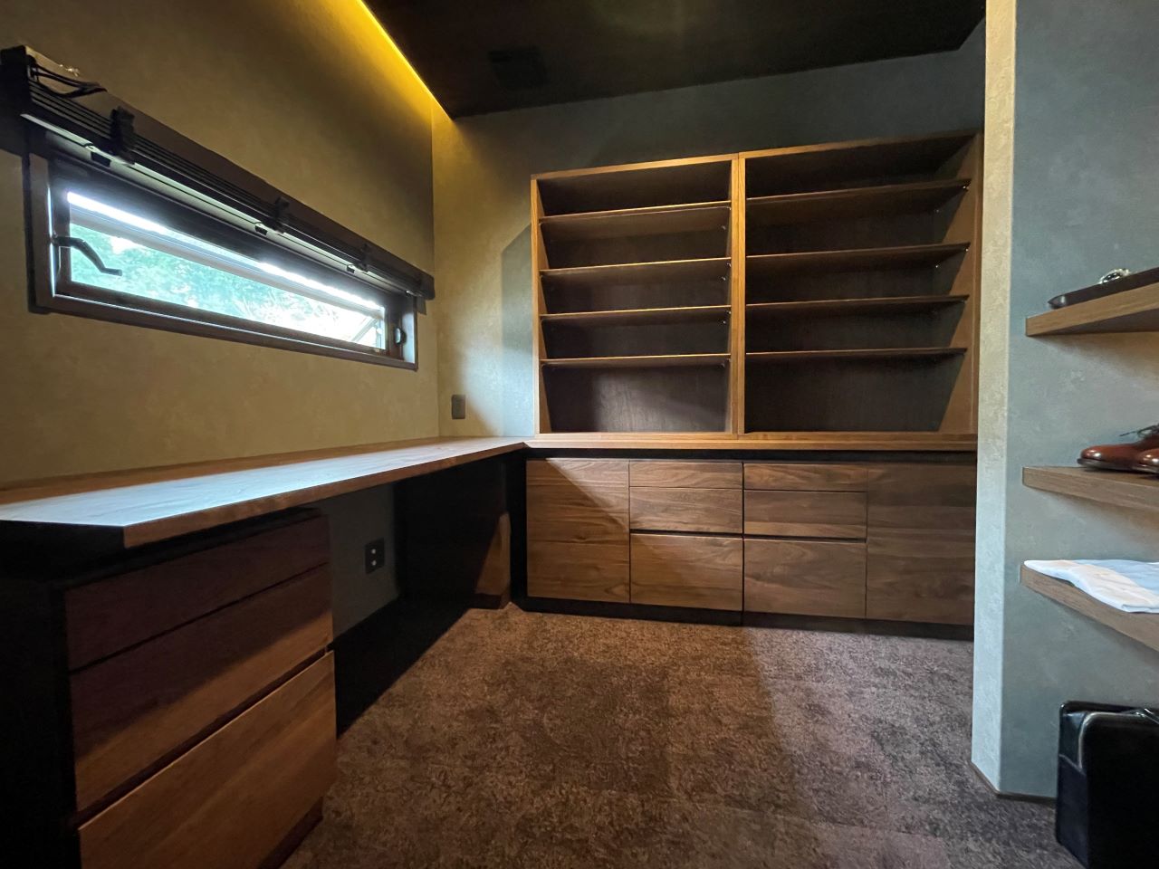 こだわり抜いた美しい書斎－O様邸－